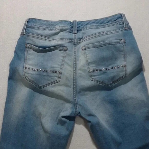 Nine West Taylor cuffed capri jeans size 4 stud embelished pockets * - Picture 4 of 13